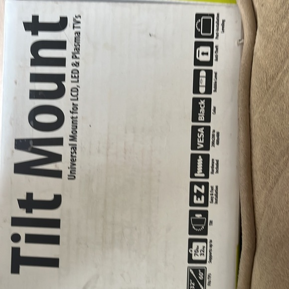 Universal tilt tv mount - Picture 2 of 4